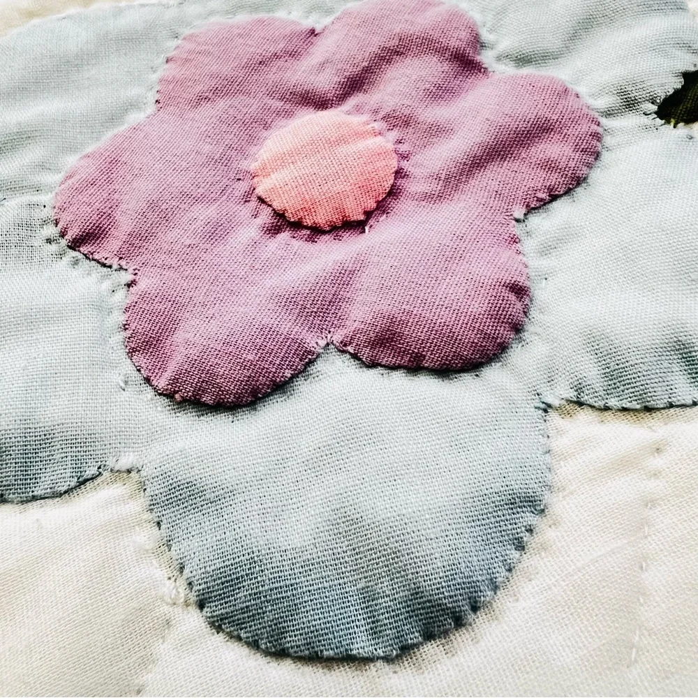 95”x82” Gorgeous Homemade Hand Stitched and Hand Appliqué Quilt.